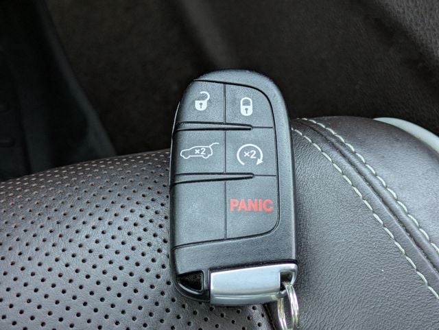 2019 Jeep Grand Cherokee Overland 4x2