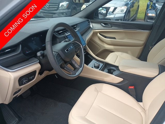 2025 Jeep Grand Cherokee Limited 4x2