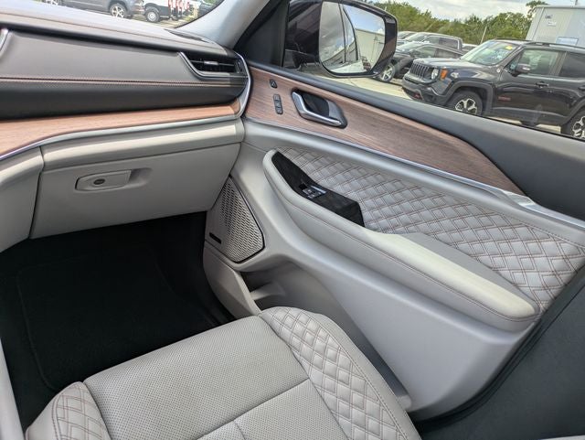 2022 Jeep Grand Cherokee L Summit 4x4