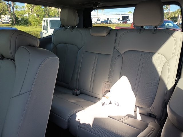 2024 Jeep Wagoneer Base