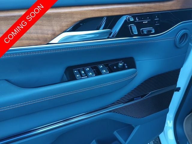 2022 Jeep Grand Wagoneer Series II