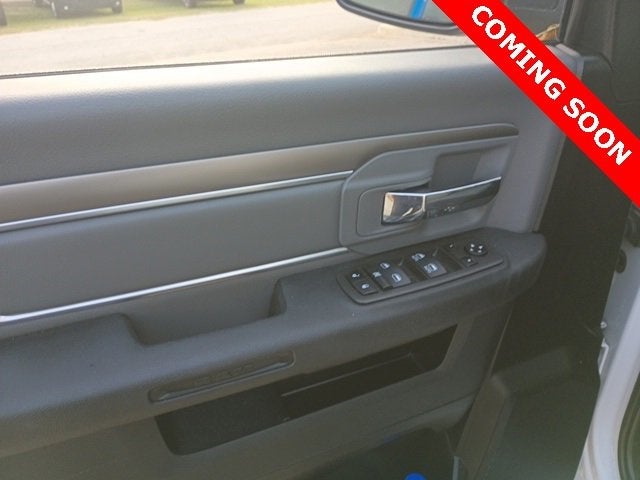 2022 RAM 1500 Classic SLT Crew Cab 4x2 5'7' Box