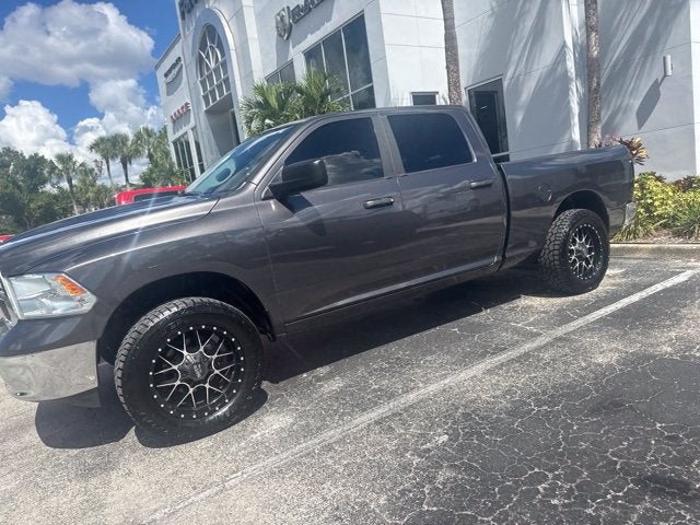 2019 RAM 1500 Classic SLT Crew Cab 4x4 6'4' Box