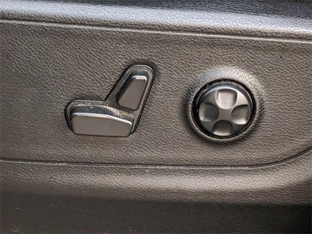 2021 RAM 1500 Big Horn Quad Cab 4x2 6'4' Box