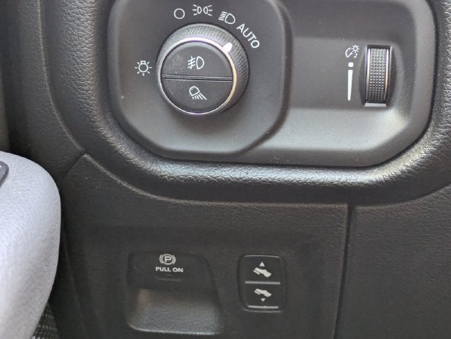 2020 RAM 1500 Big Horn Crew Cab 4x2 5'7' Box