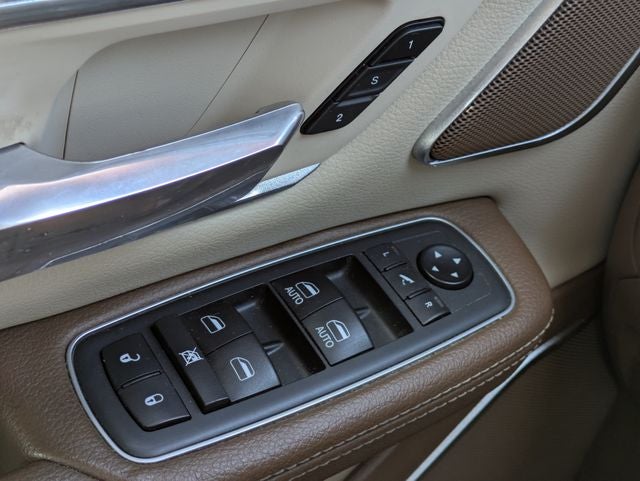 2019 RAM 1500 Laramie Crew Cab 4x2 5'7' Box