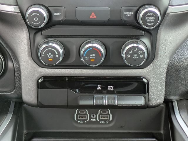 2022 RAM 1500 Big Horn Quad Cab 4x4 6'4' Box