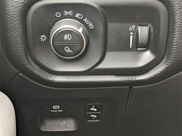 2020 RAM 1500 Big Horn Quad Cab 4x4 6'4' Box