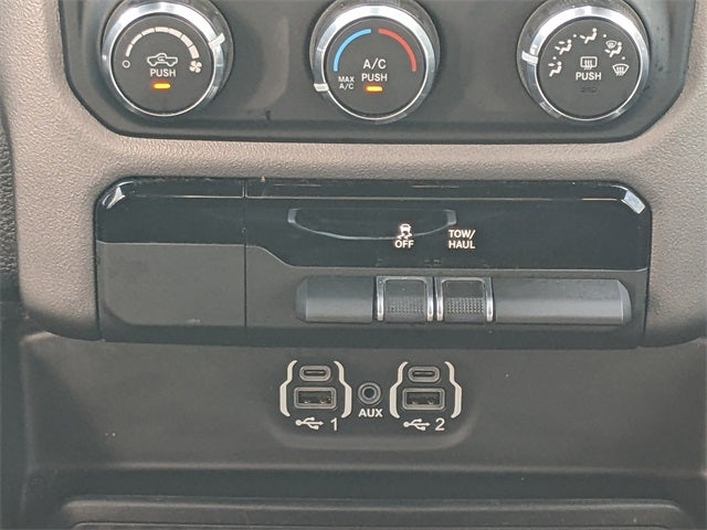 2022 RAM 1500 Big Horn Crew Cab 4x4 5'7' Box