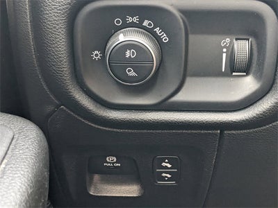 2022 RAM 1500 Big Horn Crew Cab 4x4 5'7' Box