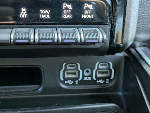 2020 RAM 1500 Big Horn Crew Cab 4x4 5'7' Box