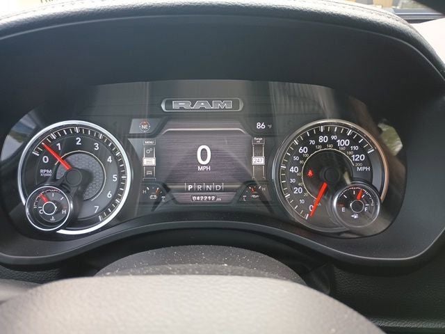 2024 RAM 1500 Laramie Crew Cab 4x4 5'7' Box