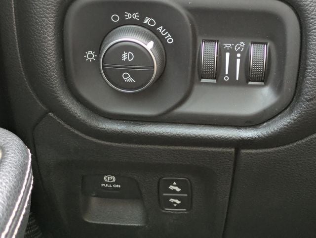 2021 RAM 1500 Laramie Crew Cab 4x4 5'7' Box