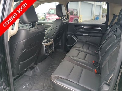 2020 RAM 1500 Laramie Crew Cab 4x4 5'7' Box