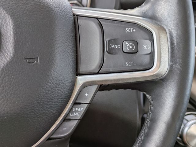 2020 RAM 1500 Laramie Crew Cab 4x4 5'7' Box