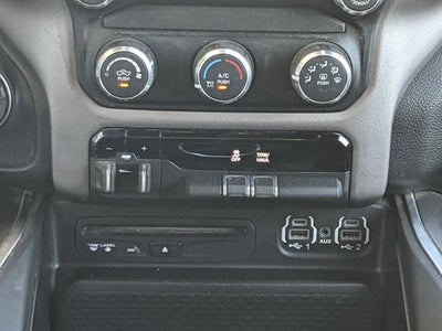 2019 RAM 1500 Big Horn/Lone Star Crew Cab 4x4 6'4' Box