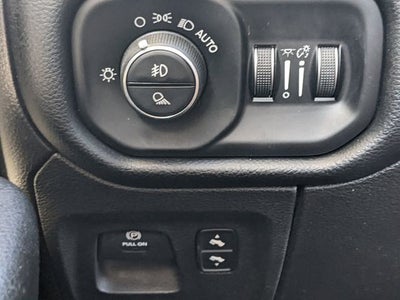 2019 RAM 1500 Big Horn/Lone Star Crew Cab 4x4 6'4' Box