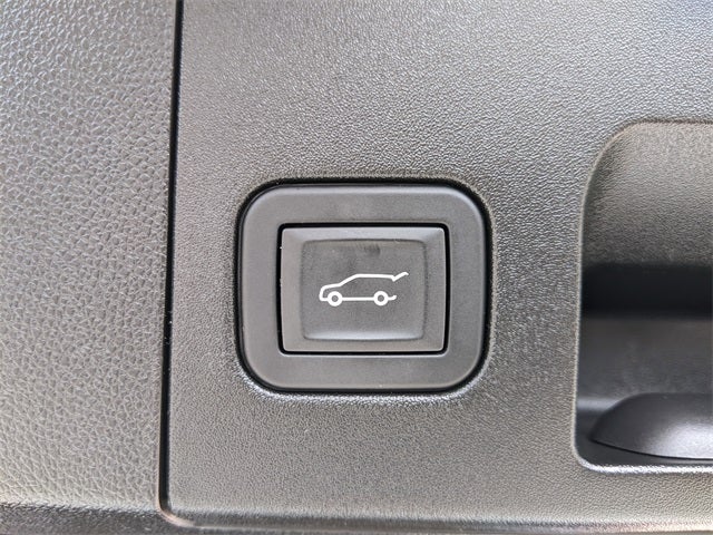 2025 Cadillac XT4 FWD Premium Luxury