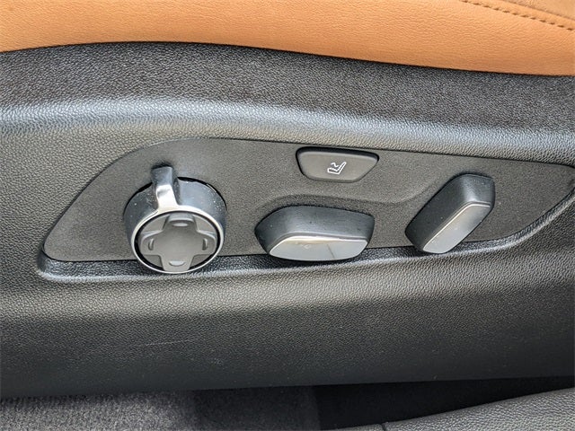 2025 Cadillac XT4 FWD Premium Luxury