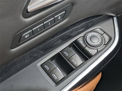 2025 Cadillac XT4 FWD Premium Luxury