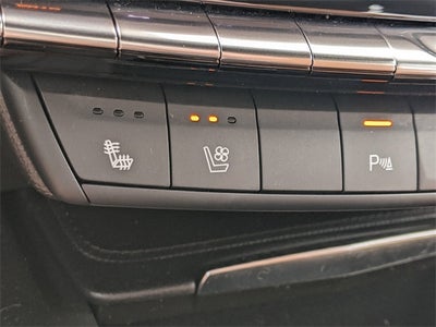 2025 Cadillac XT4 FWD Premium Luxury