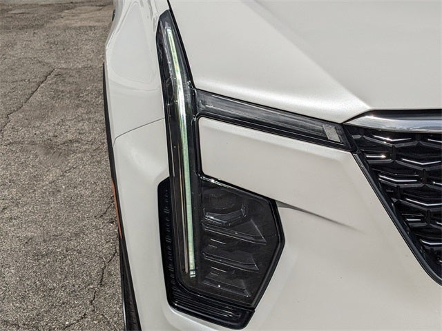 2025 Cadillac XT4 FWD Premium Luxury