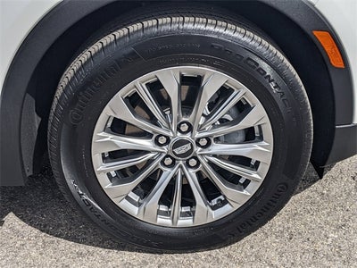 2025 Cadillac XT4 FWD Premium Luxury