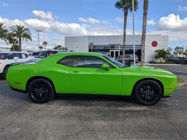 2017 Dodge Challenger SXT Plus