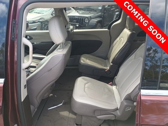 2017 Chrysler Pacifica Touring-L