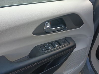 2020 Chrysler Pacifica Touring