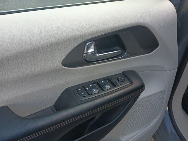 2020 Chrysler Pacifica Touring