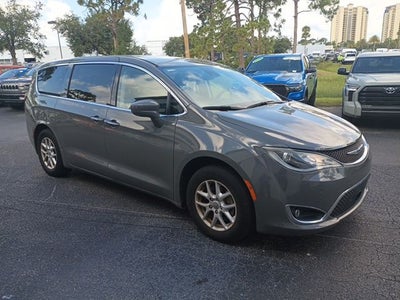 2020 Chrysler Pacifica Touring