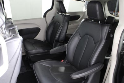2018 Chrysler Pacifica Hybrid Limited