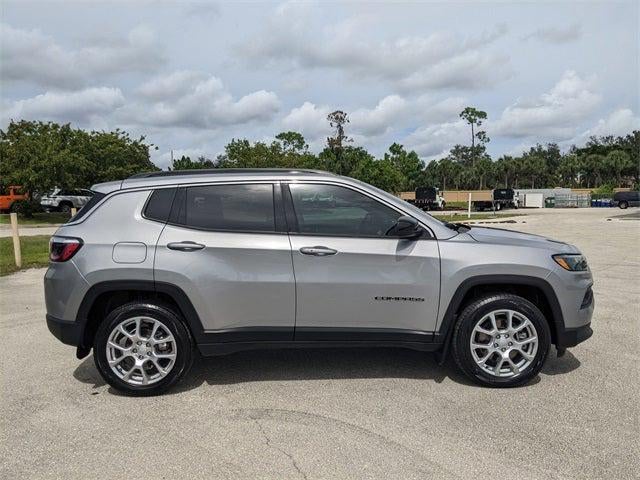 2023 Jeep Compass Latitude Lux FWD