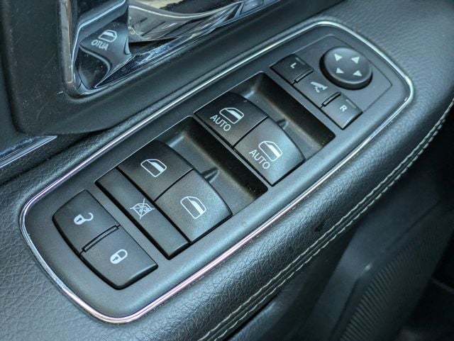 2018 RAM 2500 Laramie Crew Cab 4x4 6'4' Box