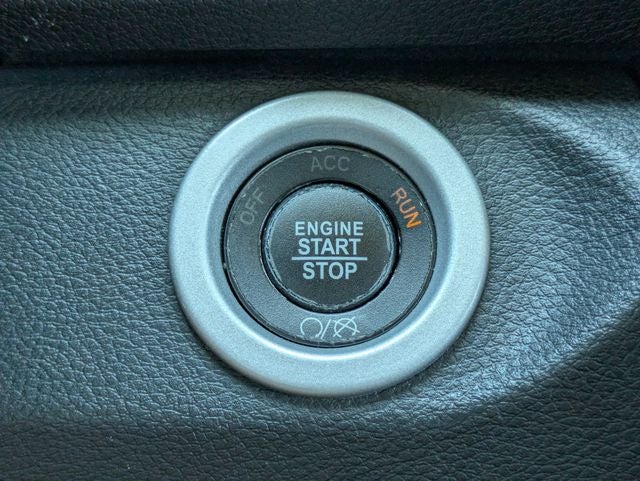 2018 RAM 2500 Laramie Crew Cab 4x4 6'4' Box
