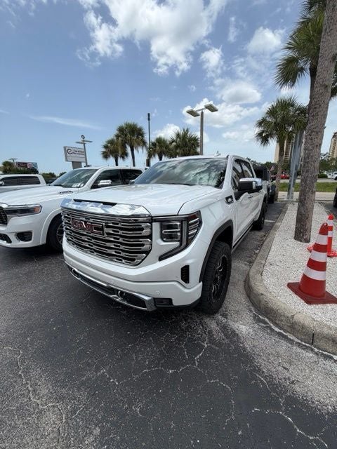2023 GMC Sierra 1500 4WD Crew Cab Short Box Denali