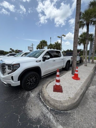 2023 GMC Sierra 1500 4WD Crew Cab Short Box Denali