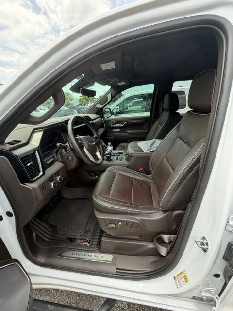 2023 GMC Sierra 1500 4WD Crew Cab Short Box Denali
