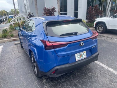 2025 Lexus UX 300h Premium