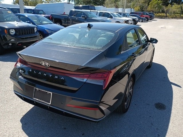 2024 Hyundai Elantra Limited