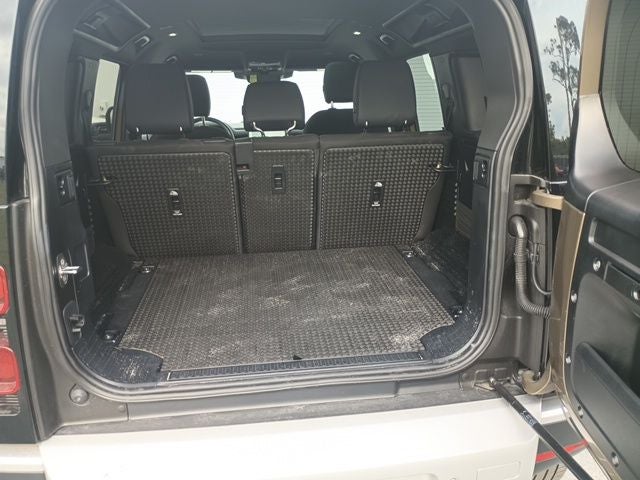 2025 Land Rover Defender 110 S