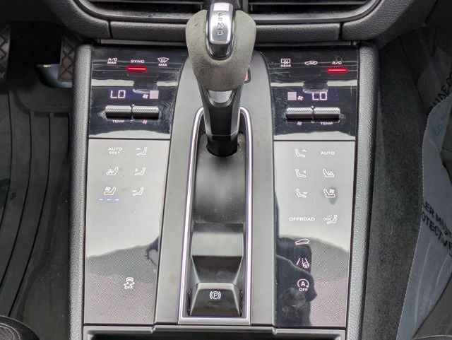 2023 Porsche Macan T