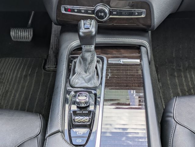 2019 Volvo XC90 T5 Momentum